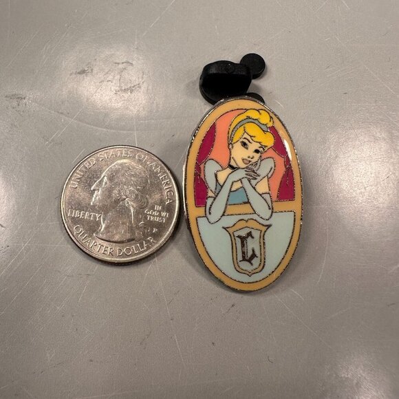 Disney Cinderella Princess Trading Pin Carriage Me Also Lapel Pin Jewelry Badge - Picture 3 of 6